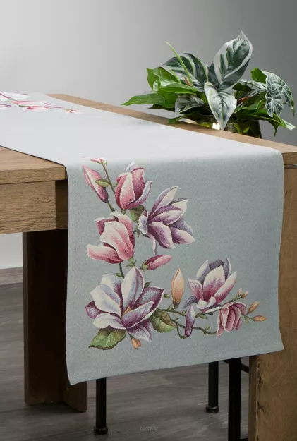 Bieżnik gobelinowy 45x140 1214 popielaty z wzorem różowych kwiatów magnolii