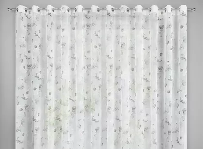 Firana na przelotkach 350x250 BESSY biała z etaminy z różowym wzorem kwiatów