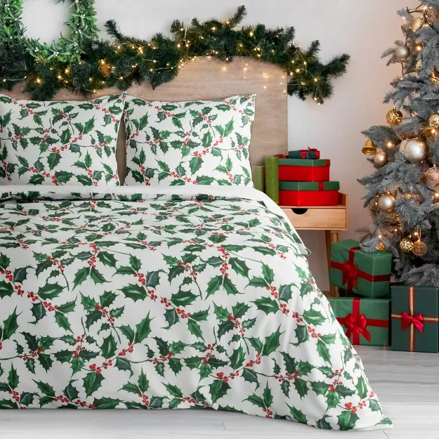 Pościel świąteczna 220x200 TORI biała zielona z motywem ostrokrzewu z mikrowłókna