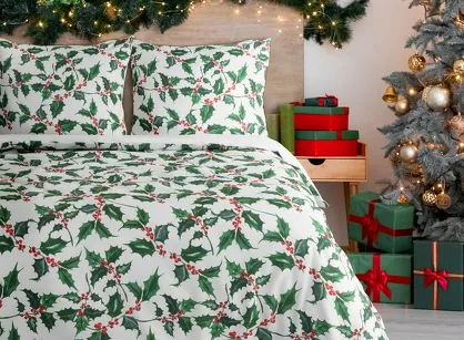 Pościel świąteczna 220x200 TORI biała zielona z motywem ostrokrzewu z mikrowłókna