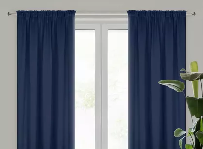 Zasłona na taśmie 135x270 LOGAN zaciemniająca granatowa jednokolorowa z półmatowej tkaniny