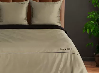 Pościel z makosatyny 220x200 EVA 10D beżowa z lamówką czarną i napisami