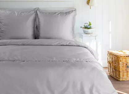 Pościel satynowa 160x200 RETRO 6 srebrna z delikatną koronką z kolekcji Premium