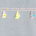 Firana na przelotkach 140x250 KIDS 1 biała z etaminy zdobiona taśmą dekoracyjną w wiszące słoniki - 4