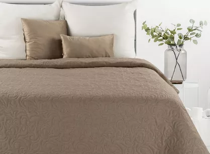 Narzuta jednokolorowa 220x240 LEN 4 brązowa pikowana w ornamentowy wzór imitująca len