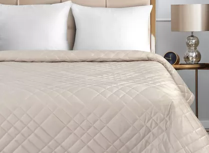 Narzuta welwetowa 170x210 RIA 6 kremowa przeszywana grubą nicią zdobiona wzorem geometrycznym