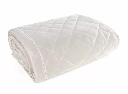 Narzuta welwetowa 170x210 RIA 6 kremowa przeszywana grubą nicią zdobiona wzorem geometrycznym