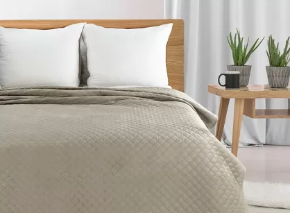 Narzuta welwetowa 170x210 ARIEL beżowa pikowana w motyw łuski