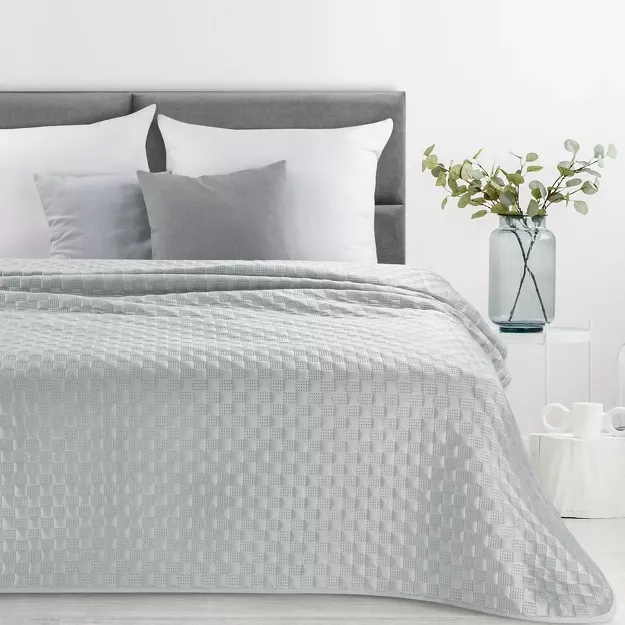 Narzuta welwetowa 200x220 SOFIA 4 srebrna pikowana w dużą gęstą jodełkę