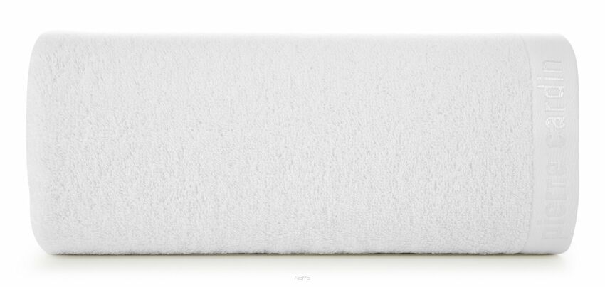 Ręcznik 30x50 EVI Pierre Cardin biały zdobiony bordiurą w kolorze ręcznika z logo marki 430 g/m2