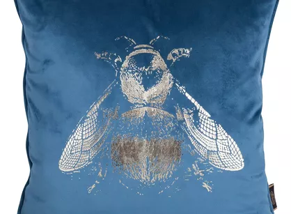 Poszewka welwetowa 45x45 BLINK 41C niebieska z nadrukiem złotej pszczoły druga strona o strukturze lnu