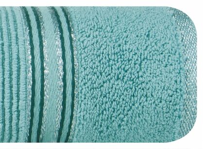 Ręcznik 70x140 FILON błękitny zdobiony bordiurą w prążki z połyskującą srebrną nicią