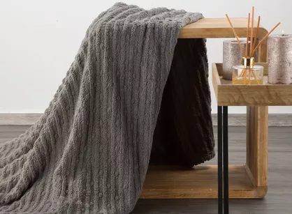 Koc 200x220 LISA stalowy wytłaczany z efektem 3D z kolekcji Design 91