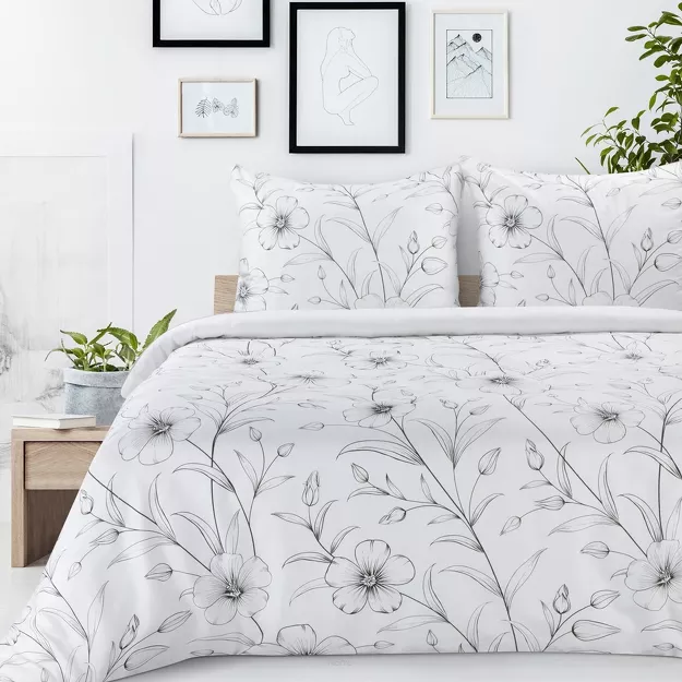 Pościel satynowa 160x200 SPRING 64 biała z czarnym wzorem roślinnym z kolekcji Classic