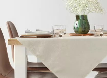 Nakładka 85x85 ISLA kremowa z żakardowym wzorem liści bananowca