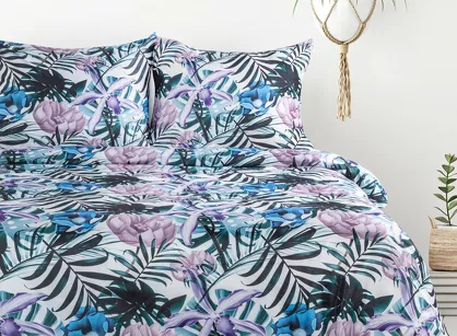 Pościel z mikrowłókna 220x200 MALIBU biała z ciemno zielonym nadrukiem egzotycznych liści Design 91
