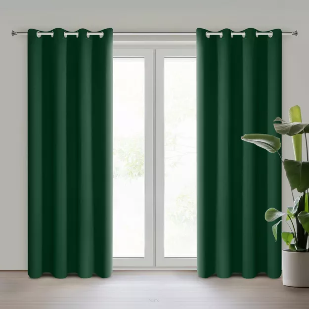 Zasłona na przelotkach 135x250 LOGAN zaciemniająca ciemna zieleń jednokolorowa z półmatowej tkaniny