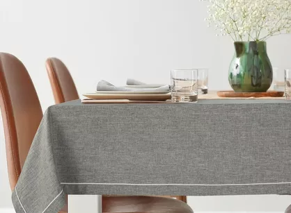 Obrus 140x180 MEGI popielaty zdobiony białą lamówką