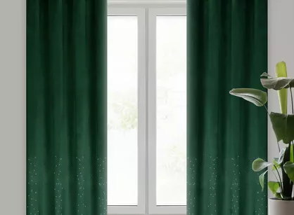 Zasłona na przelotkach 140x250 ARIADNA welwetowa ciemna zieleń zdobiona diamencikami
